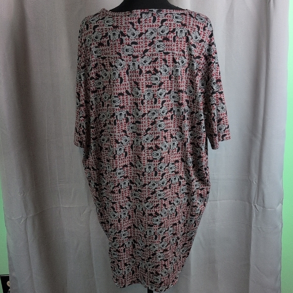 LuLaRoe Red and Black Relaxed Tunic with 3/4 Sleeves. Minnie Mouse Nwot - Picture 2 of 8